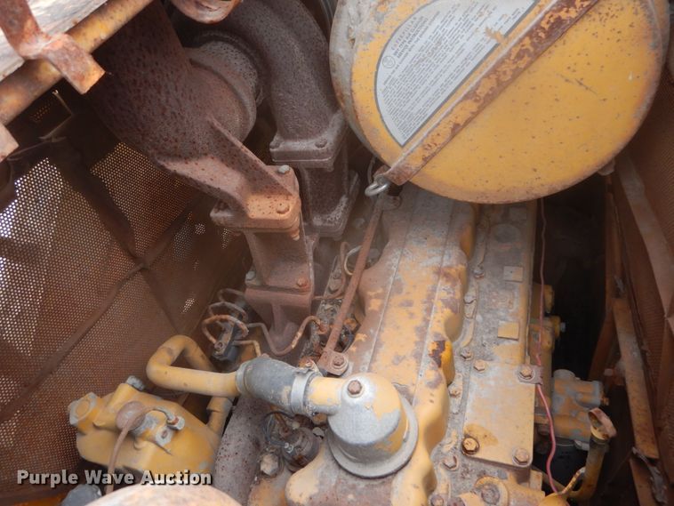 image for item IV9545 1973 Caterpillar 977L  track loader