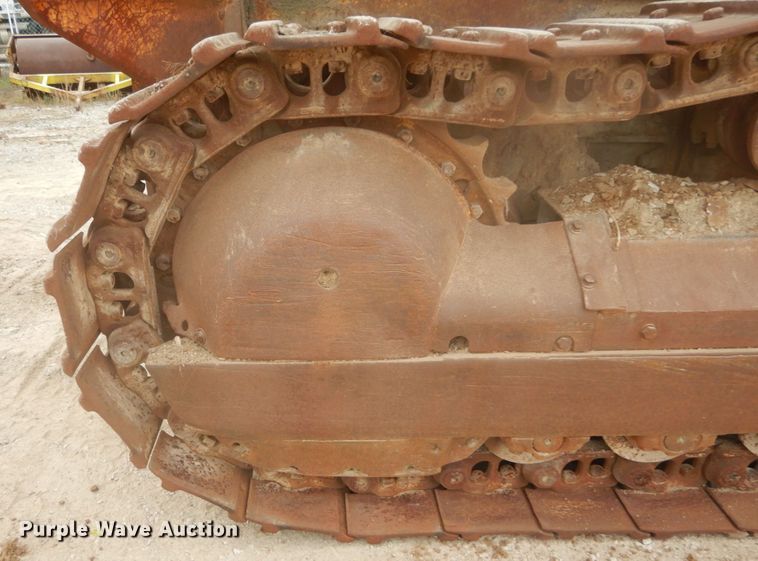 image for item IV9545 1973 Caterpillar 977L  track loader