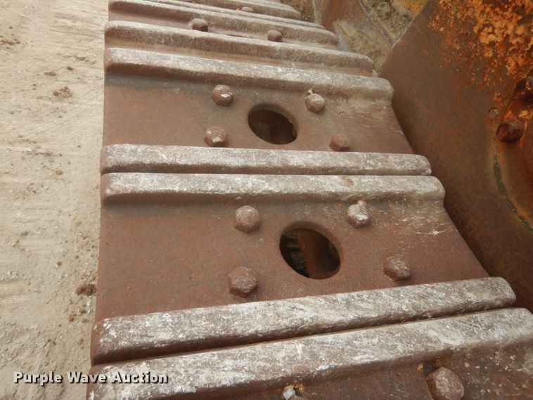 image for item IV9545 1973 Caterpillar 977L  track loader