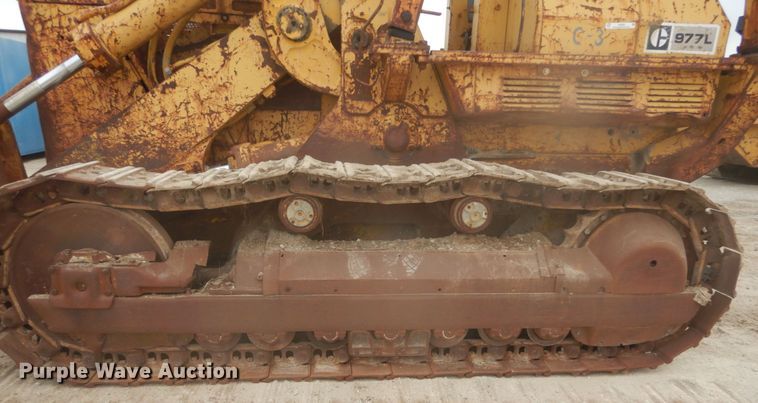 image for item IV9545 1973 Caterpillar 977L  track loader