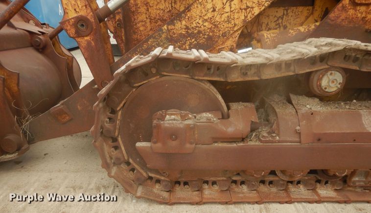 image for item IV9545 1973 Caterpillar 977L  track loader