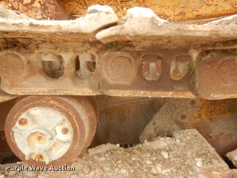 image for item IV9545 1973 Caterpillar 977L  track loader