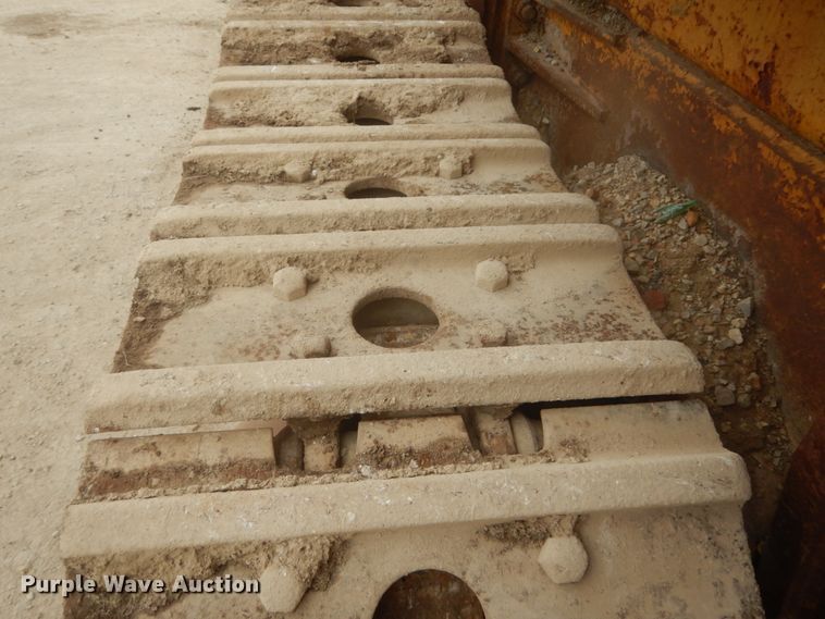 image for item IV9545 1973 Caterpillar 977L  track loader