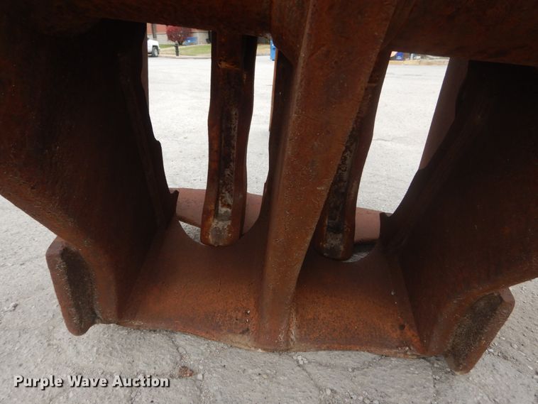 image for item IV9547 32" W pulverizer