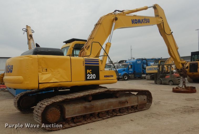 image for item IV9549 2000 Komatsu PC220LC-6LE  excavator