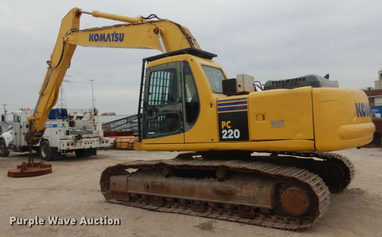 image for item IV9549 2000 Komatsu PC220LC-6LE  excavator