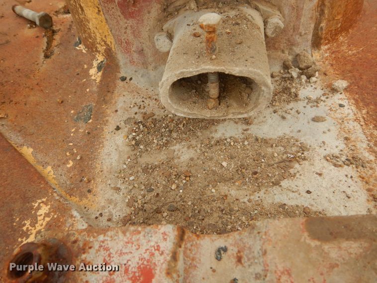 image for item IV9549 2000 Komatsu PC220LC-6LE  excavator