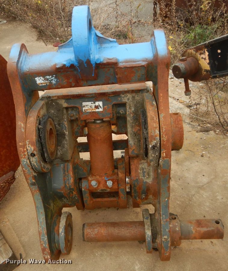 image for item IV9549 2000 Komatsu PC220LC-6LE  excavator