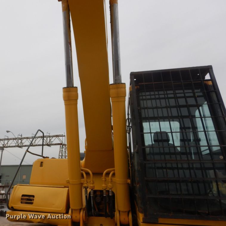 image for item IV9549 2000 Komatsu PC220LC-6LE  excavator