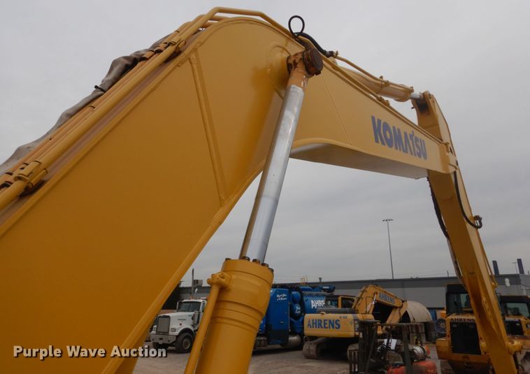 image for item IV9549 2000 Komatsu PC220LC-6LE  excavator
