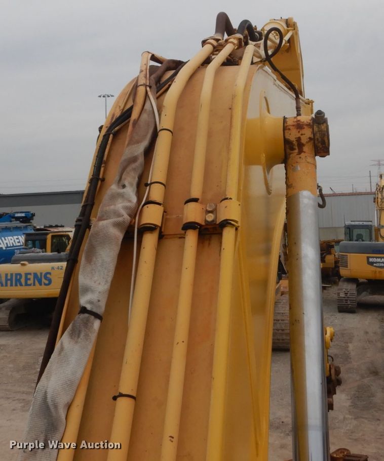 image for item IV9549 2000 Komatsu PC220LC-6LE  excavator