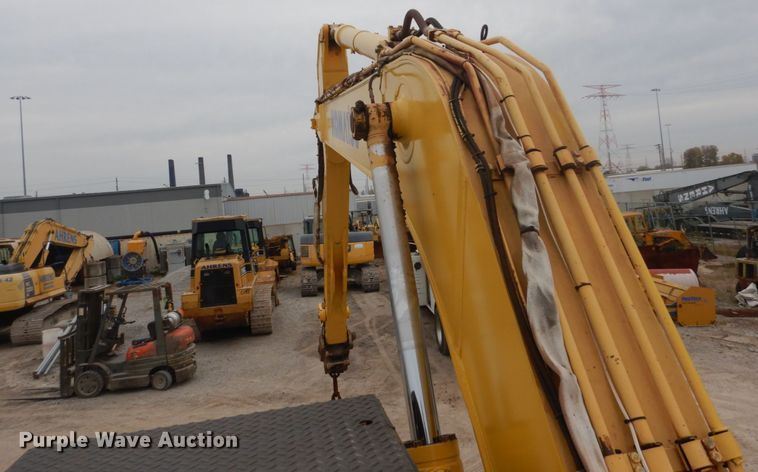 image for item IV9549 2000 Komatsu PC220LC-6LE  excavator