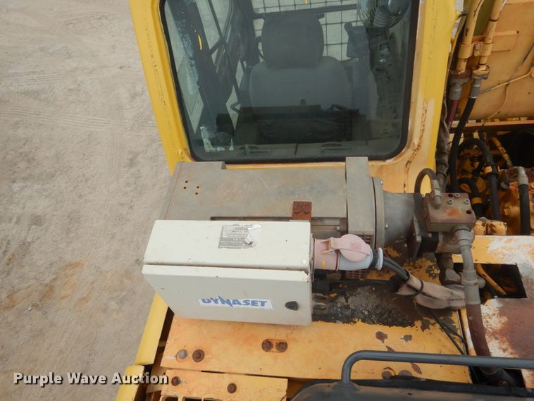 image for item IV9549 2000 Komatsu PC220LC-6LE  excavator