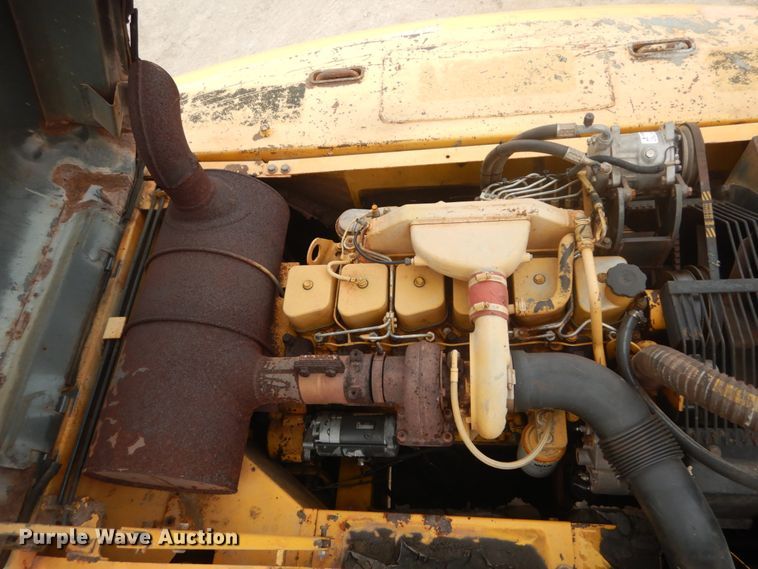 image for item IV9549 2000 Komatsu PC220LC-6LE  excavator