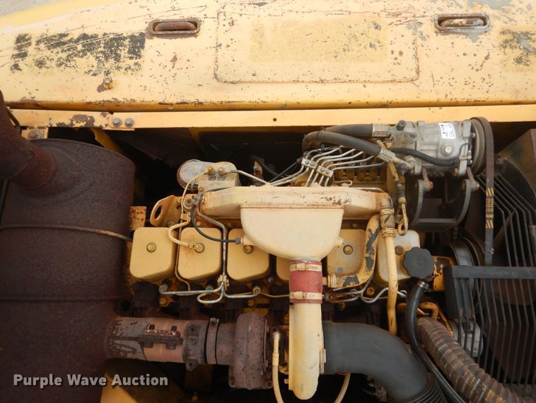 image for item IV9549 2000 Komatsu PC220LC-6LE  excavator
