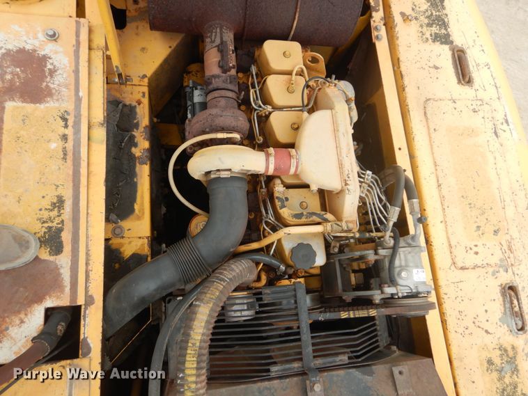 image for item IV9549 2000 Komatsu PC220LC-6LE  excavator