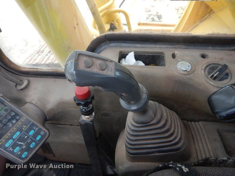 image for item IV9549 2000 Komatsu PC220LC-6LE  excavator