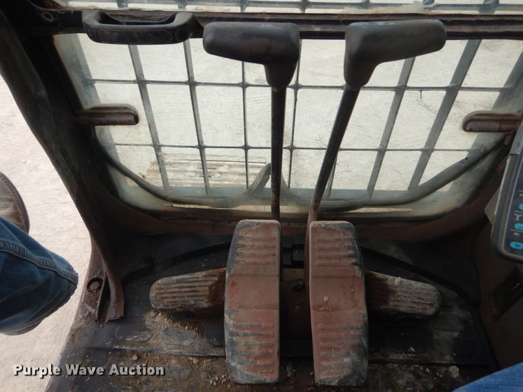 image for item IV9549 2000 Komatsu PC220LC-6LE  excavator