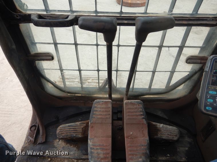 image for item IV9549 2000 Komatsu PC220LC-6LE  excavator