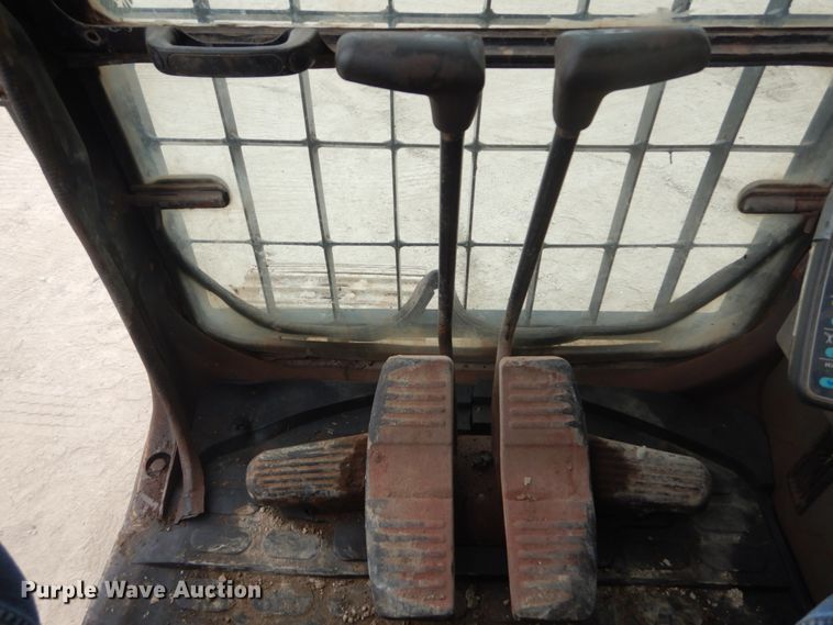 image for item IV9549 2000 Komatsu PC220LC-6LE  excavator