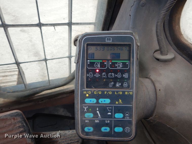 image for item IV9549 2000 Komatsu PC220LC-6LE  excavator