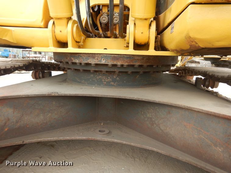 image for item IV9549 2000 Komatsu PC220LC-6LE  excavator