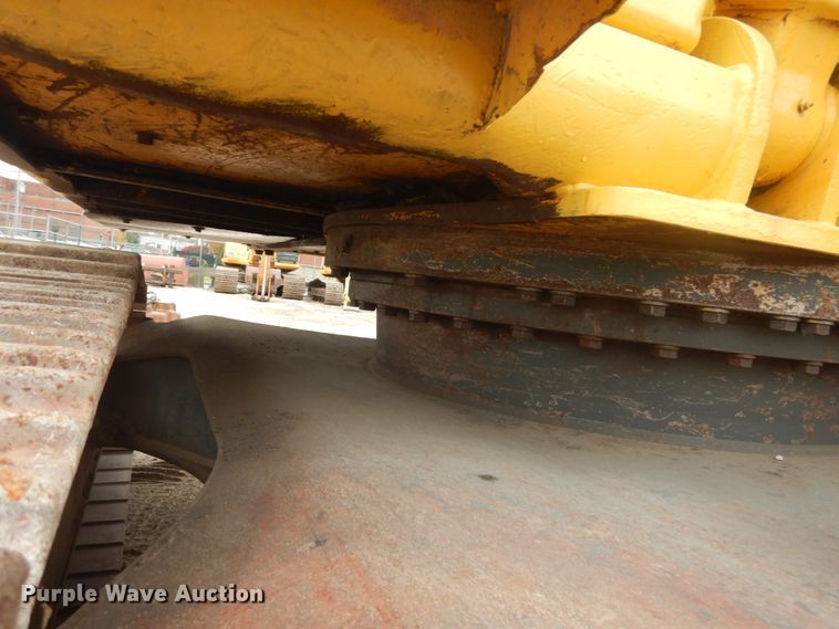 image for item IV9549 2000 Komatsu PC220LC-6LE  excavator