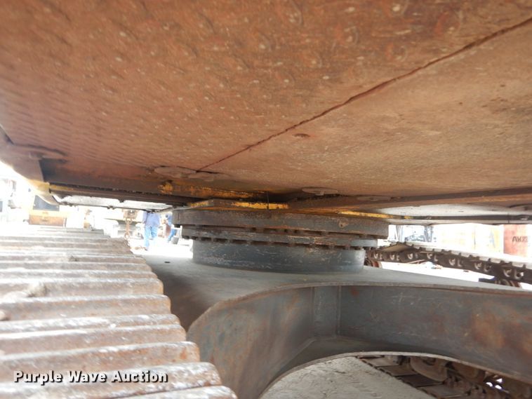 image for item IV9549 2000 Komatsu PC220LC-6LE  excavator