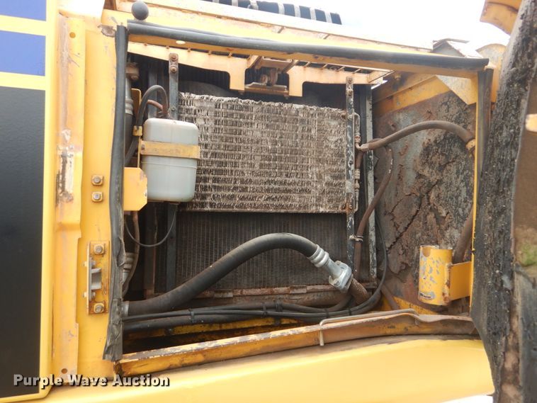 image for item IV9549 2000 Komatsu PC220LC-6LE  excavator