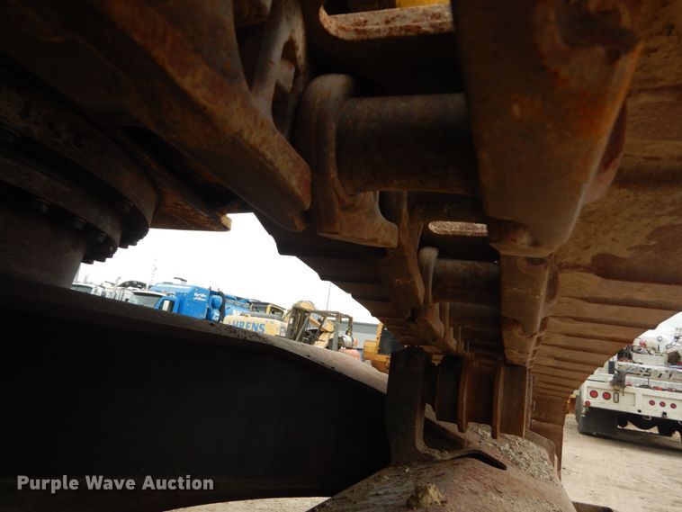 image for item IV9549 2000 Komatsu PC220LC-6LE  excavator