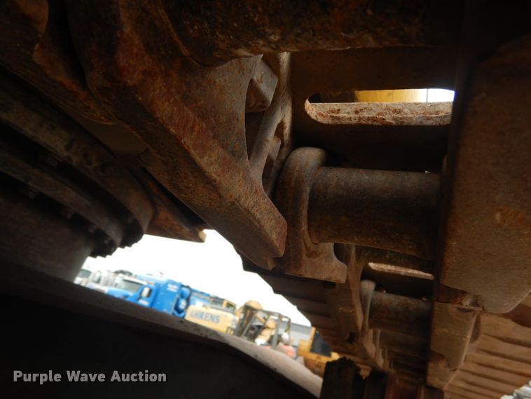 image for item IV9549 2000 Komatsu PC220LC-6LE  excavator