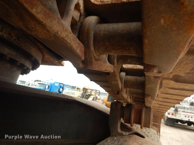 image for item IV9549 2000 Komatsu PC220LC-6LE  excavator
