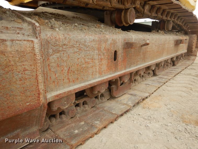 image for item IV9549 2000 Komatsu PC220LC-6LE  excavator