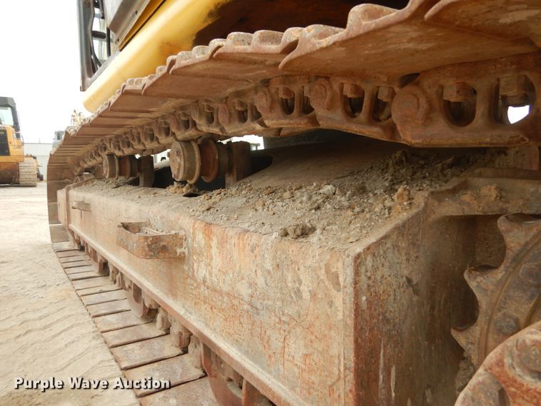 image for item IV9549 2000 Komatsu PC220LC-6LE  excavator