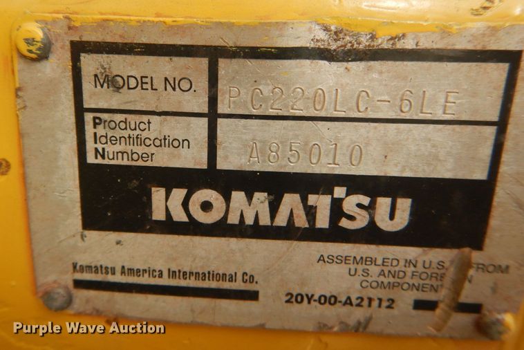 image for item IV9549 2000 Komatsu PC220LC-6LE  excavator