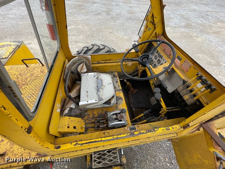 image for item IX9506 1980 Pettibone MultiKrane 40  crane