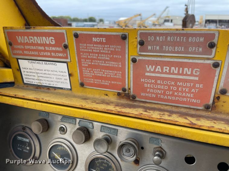 image for item IX9506 1980 Pettibone MultiKrane 40  crane