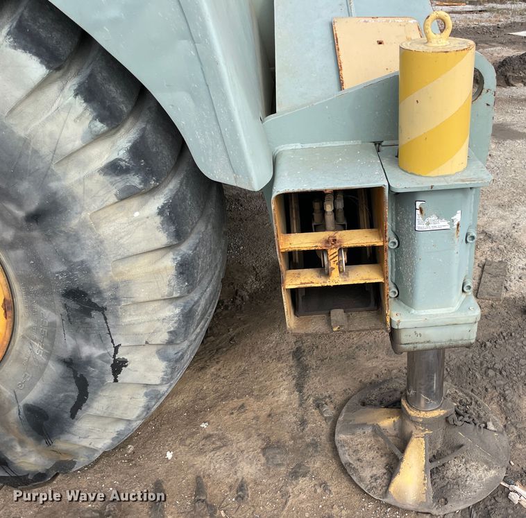 image for item IX9524 Grove RT-740  crane