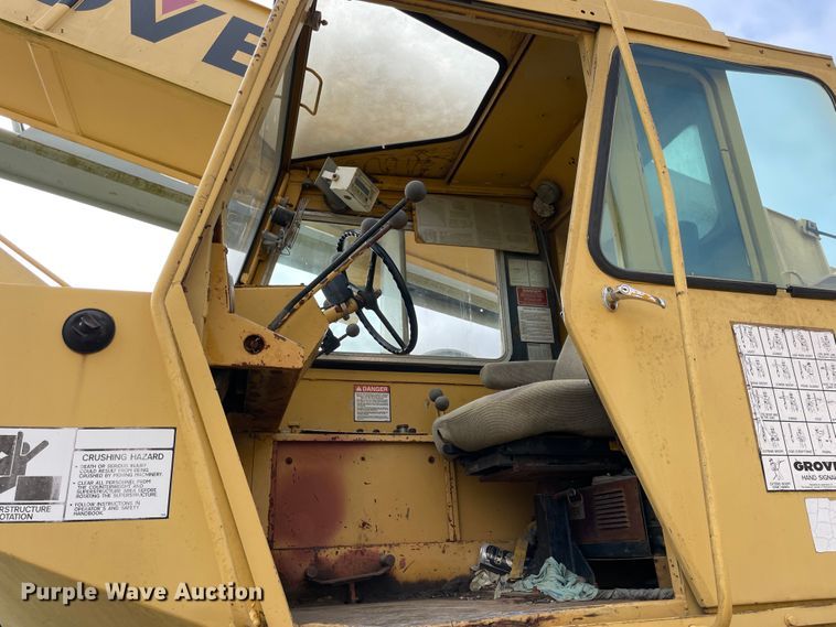 image for item IX9524 Grove RT-740  crane