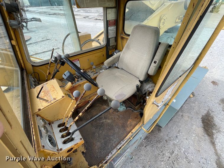 image for item IX9524 Grove RT-740  crane