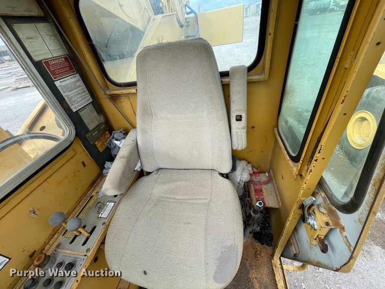 image for item IX9524 Grove RT-740  crane