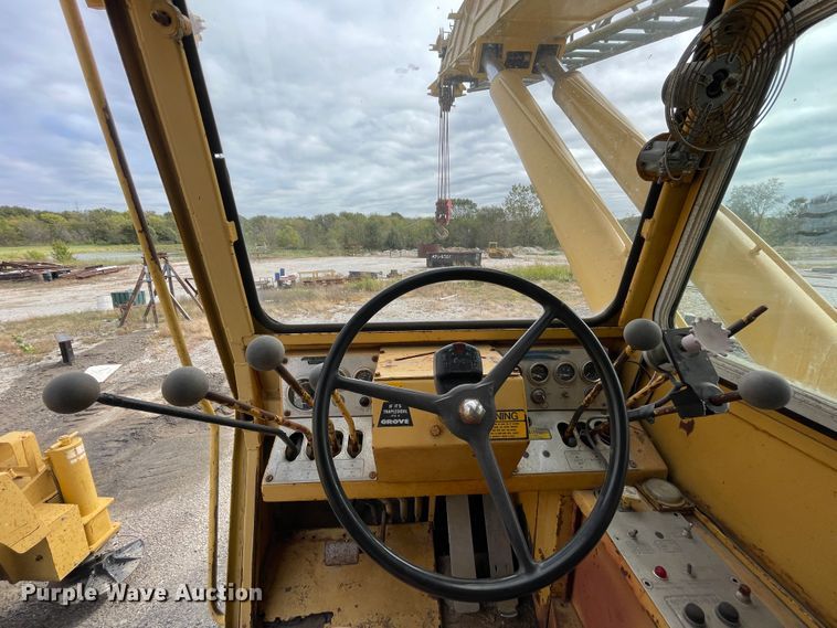 image for item IX9524 Grove RT-740  crane
