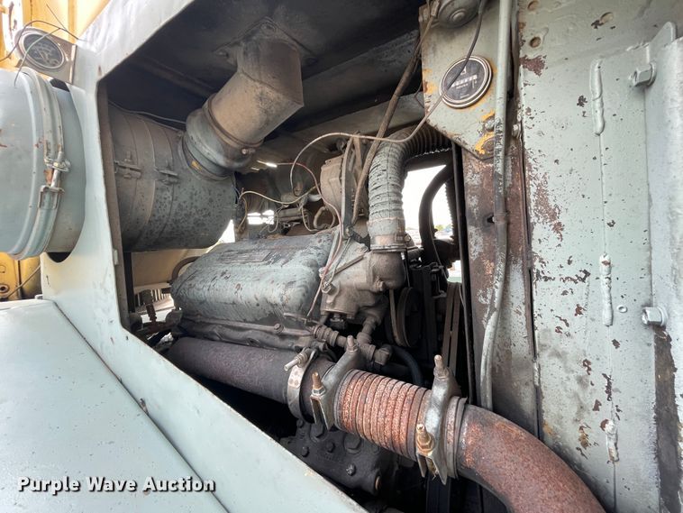 image for item IX9524 Grove RT-740  crane