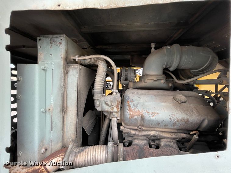 image for item IX9524 Grove RT-740  crane