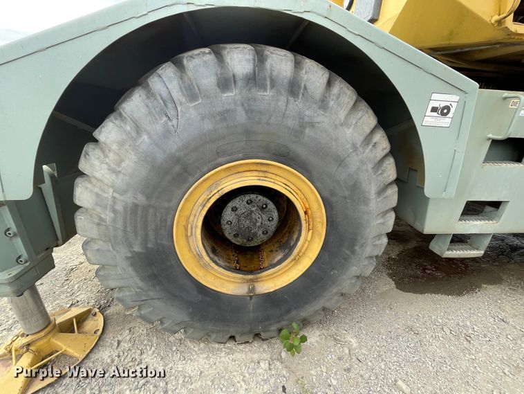 image for item IX9524 Grove RT-740  crane