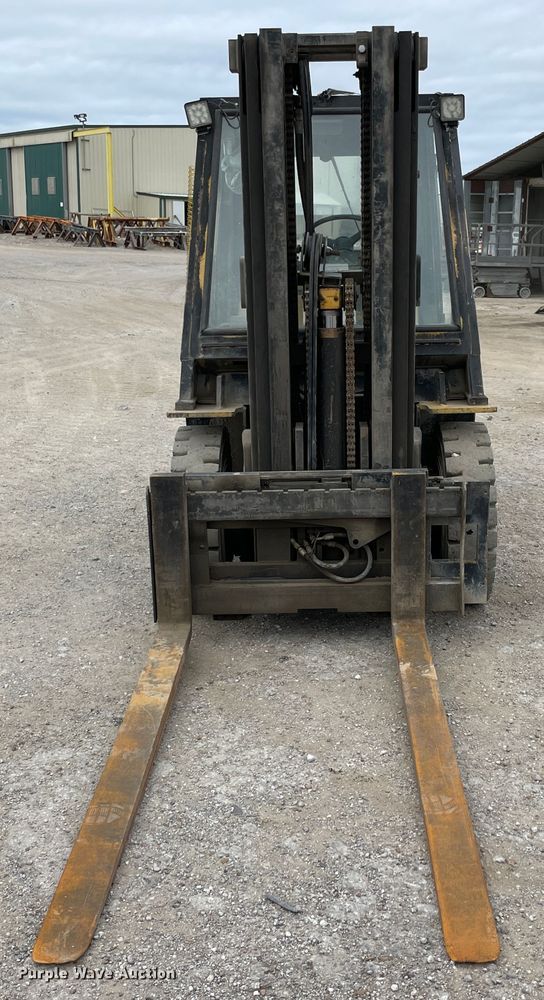 image for item IX9525 Caterpillar V90E  forklift