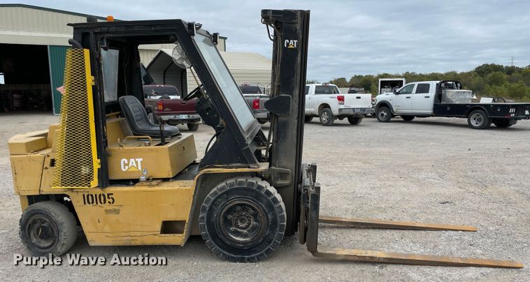 image for item IX9525 Caterpillar V90E  forklift