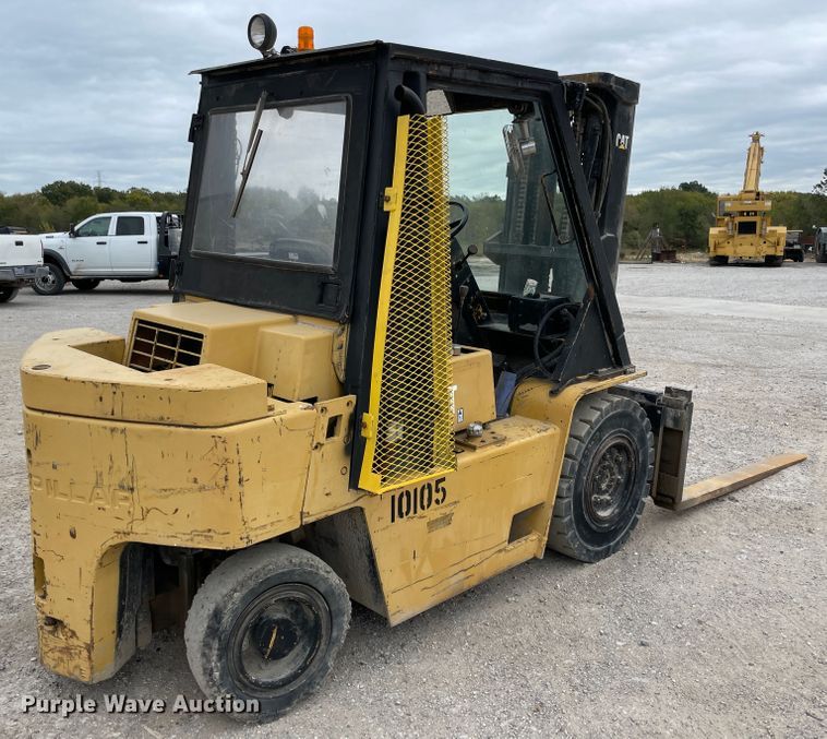 image for item IX9525 Caterpillar V90E  forklift