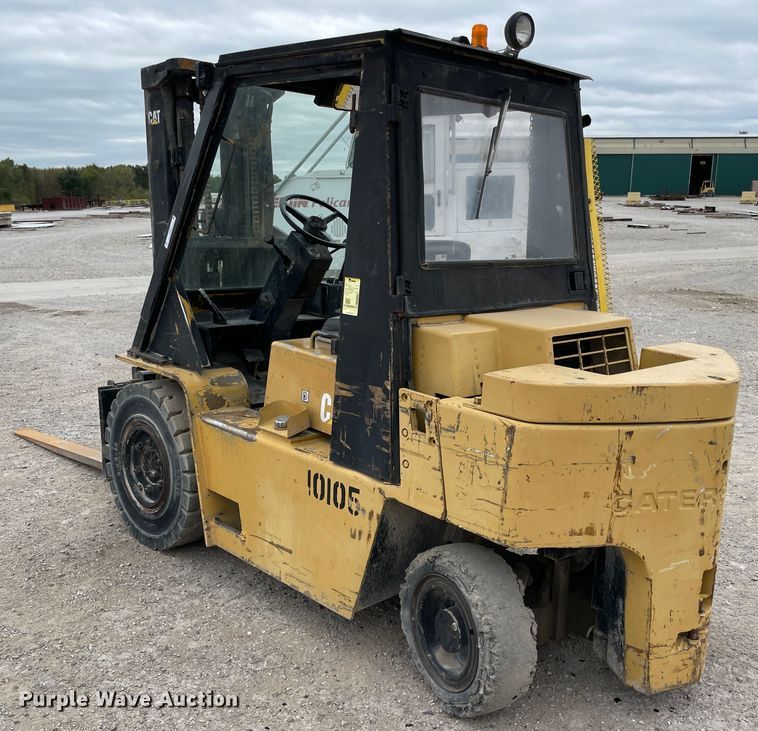 image for item IX9525 Caterpillar V90E  forklift