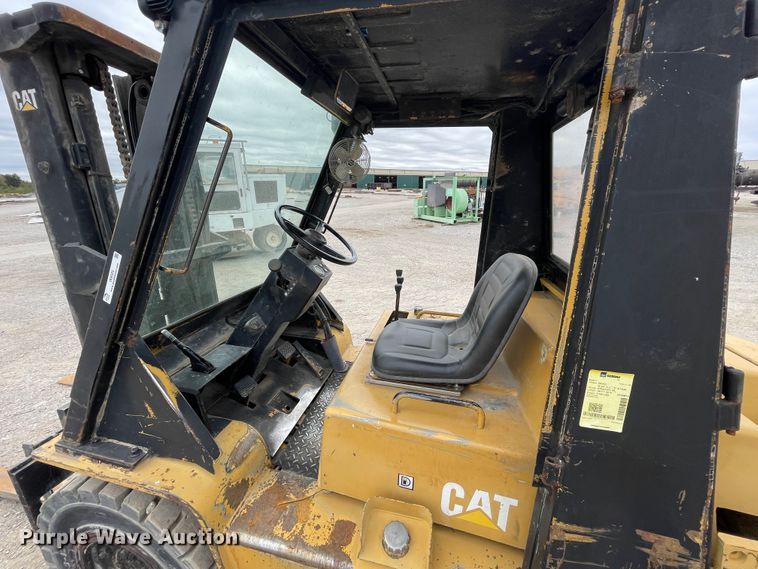 image for item IX9525 Caterpillar V90E  forklift